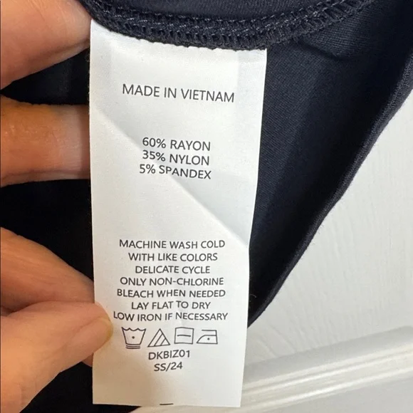 Quince Ultra Stretch Ponte Short Sleeve Navy Top size Large Minimalist - Picture 4 of 5